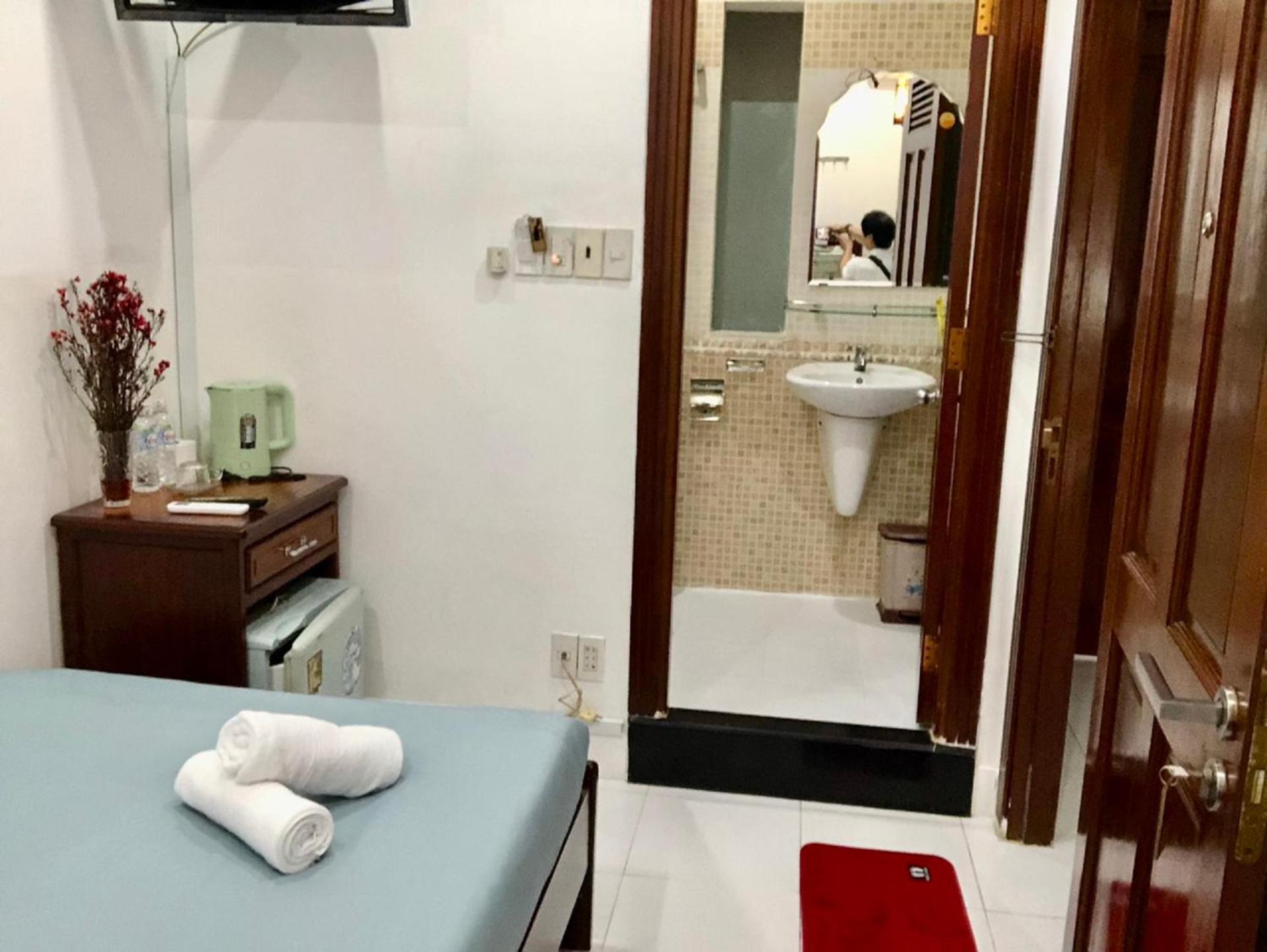 Saigon Cozy2 Hotel At 241 Pham Ngu Lao Street โฮจิมินห์ซิตี้ ภายนอก รูปภาพ